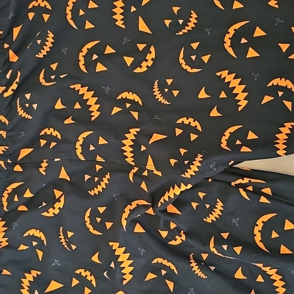Halloween Pumpkin Print Leggings - Picture 2 of 5